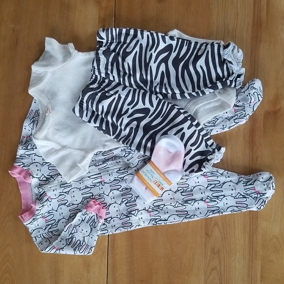 0-3 Month Girls Bundle - Picture 1 of 9